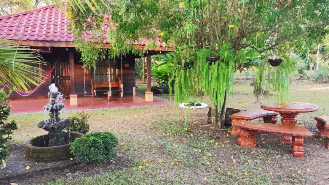 Paradise Retreat: 4.88 Acres with Two Homes and Private Forest near La Fortuna
