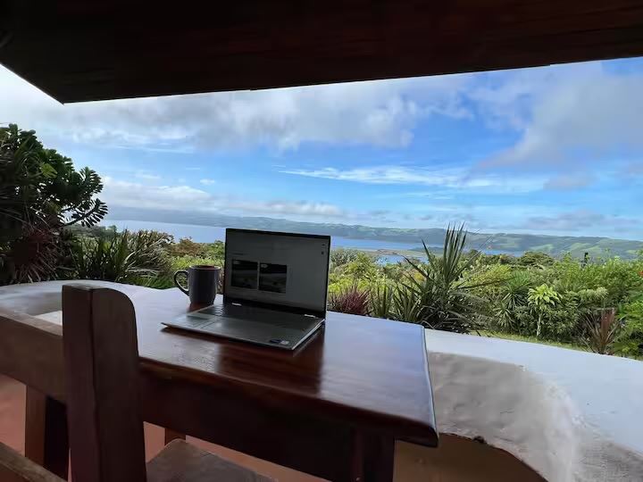 Rock river lodge for Sale, 2.5 Acre Hotel Property for Sale near Arenal Lake Costa Rica, La fortuna, Costa Rica — photo 1