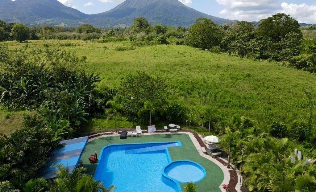 487 m² Lot