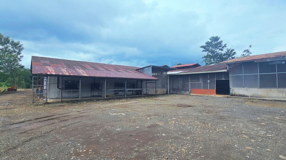 Commercial Packing Facility with Residence – Turnkey Business Opportunity