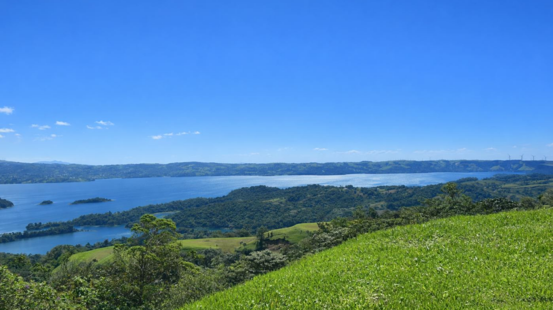 Lakeview Estate Lot 20 in Santa Elena Gated Community – Lake Arenal