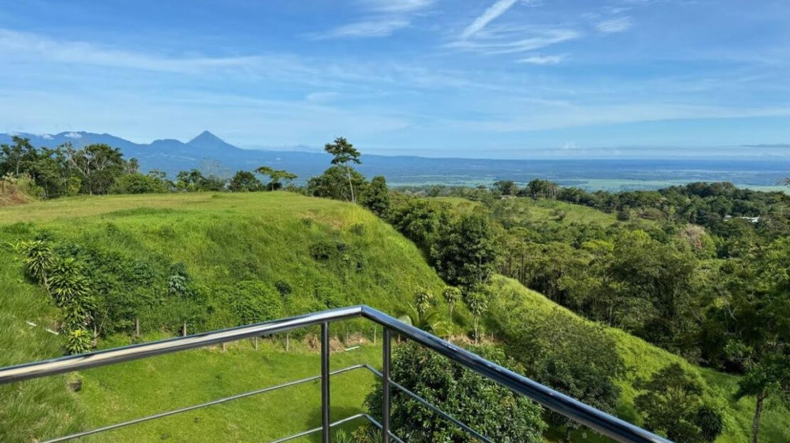 Modern Marvel Mansion for sale near La Fortuna in Ciudad Quesada