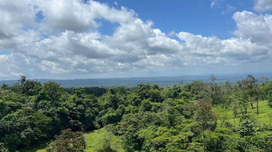Paradise Awaits: Prime Lot Near La Fortuna Waterfall with Arenal Volcano Views!