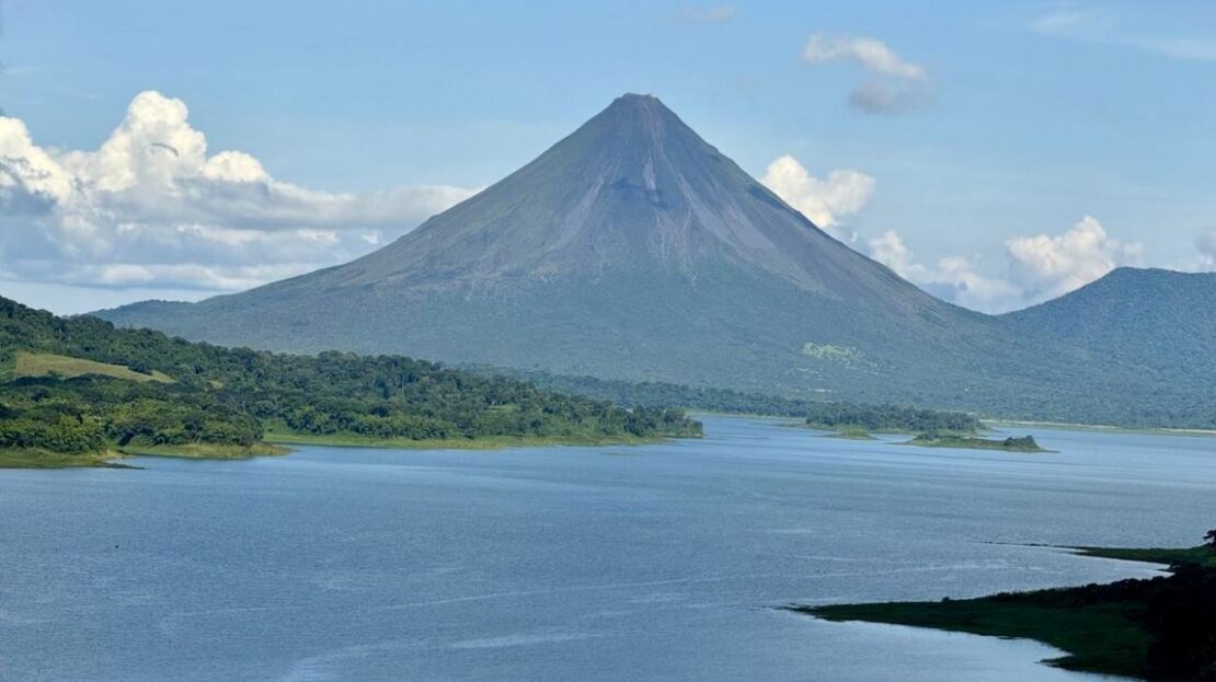 Lake and Volcano view lot for Sale near Lake Arenal Costa Rica near La Fortuna for Sale