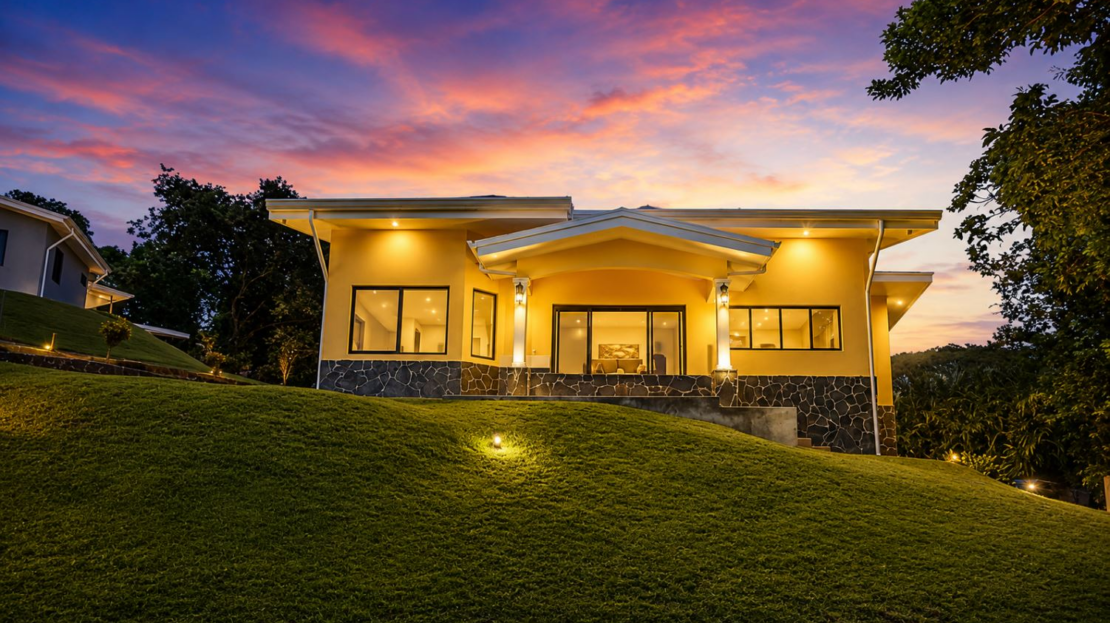 Newly Constructed 2 BR Home with Lake Arenal Views in San Luis