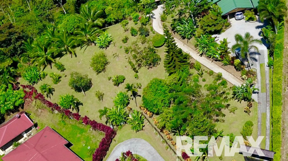 Gardens and Income Potential near La Fortuna – 5