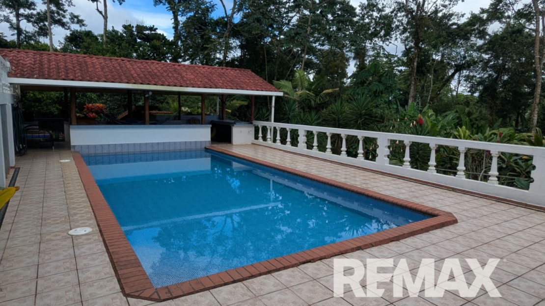 Guest House & Income Potential Near La Fortuna