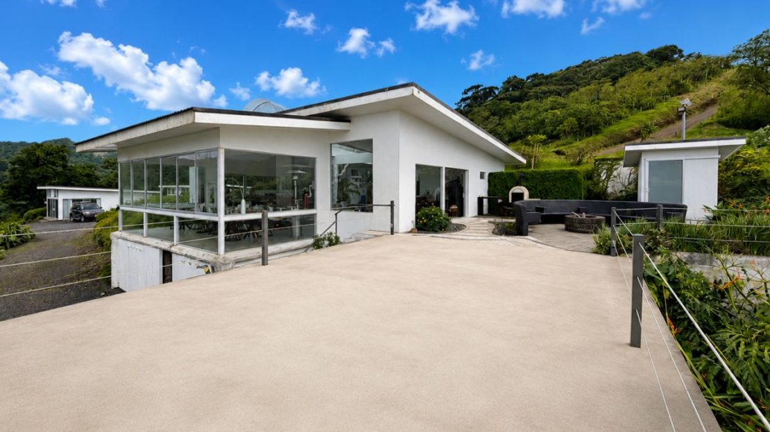 Indoor Pool & Panoramic Lake Arenal Views