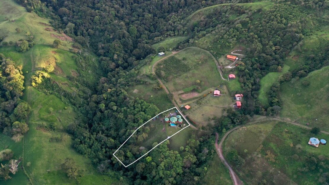 LUXURY MOUNTAIN VILLA AT LAKE ARENAL FOR SALE WITH SPECTACULAR VIEW OF Lake Arenal