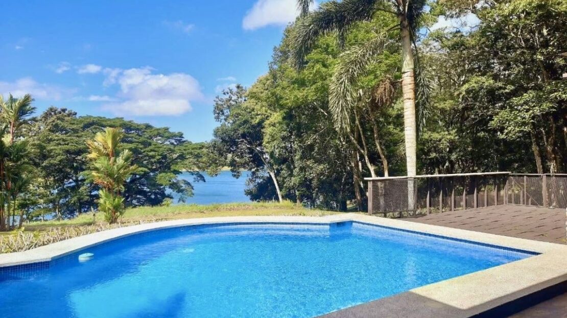 Jacuzzi & Guest House