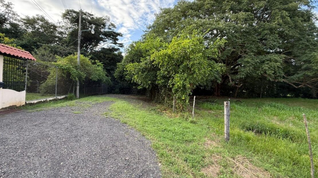 REDUCED BY $25.000 Estate in La Caraña Residential Community – Liberia