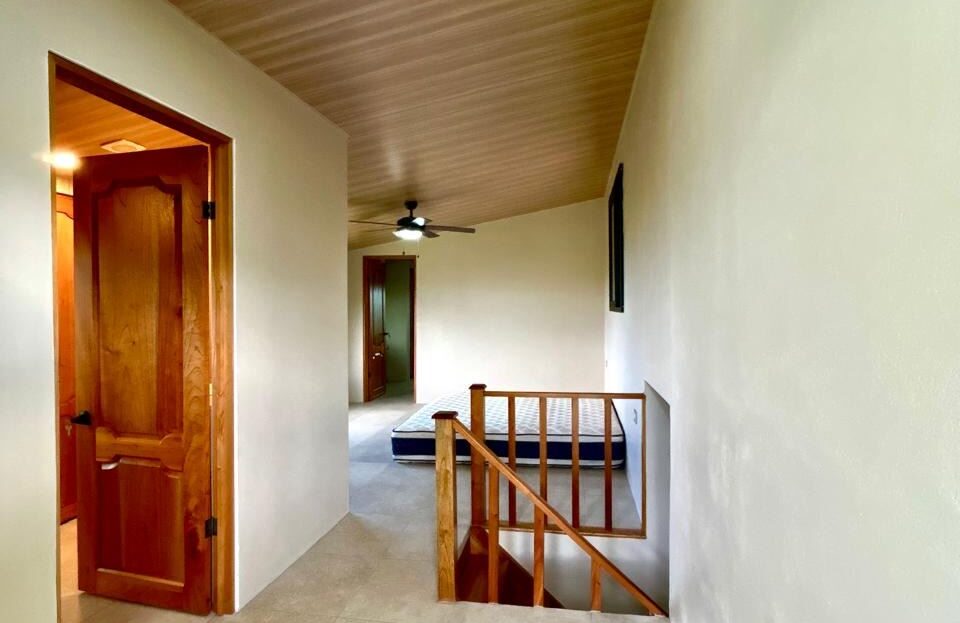 000 SF Workshop in La Tigra Near La Fortuna Costa Rica $ 295