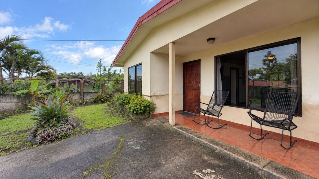 A Traditional Costa Rican Home with Character in Tronadora