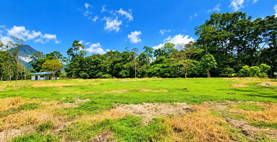 261 m² with Direct Arenal Volcano Views