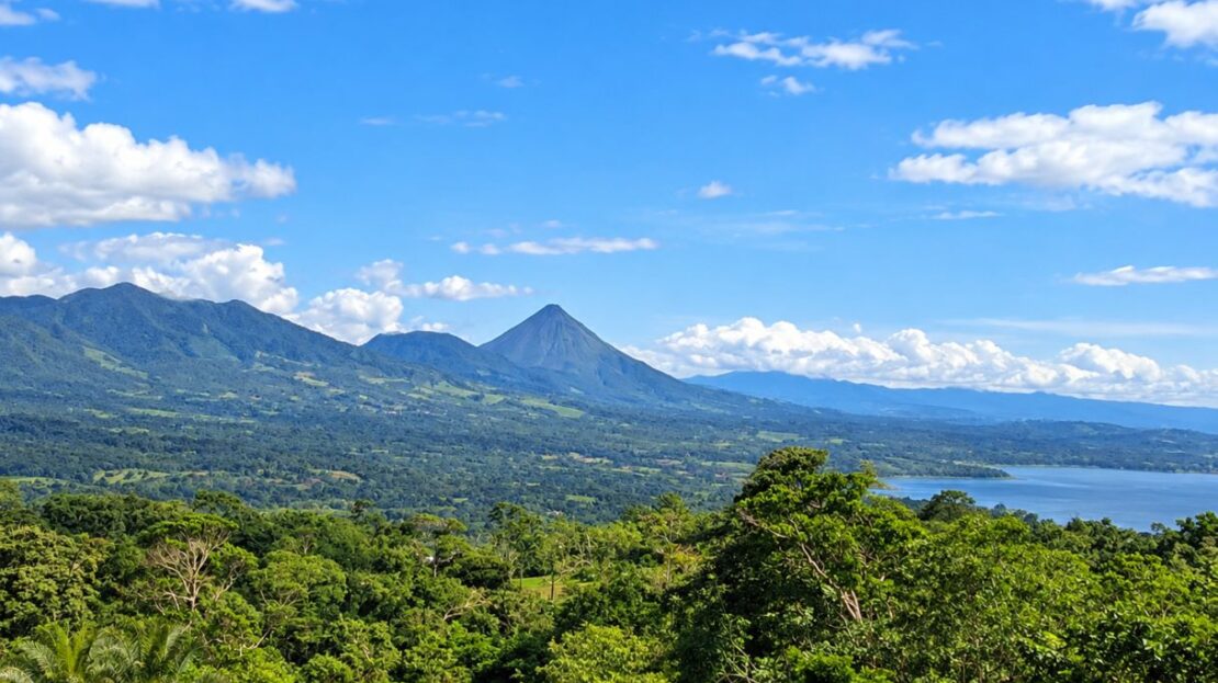 Spacious Family Home with Arenal Volcano Views in Florencia